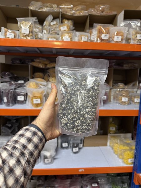 حلقوم الزنجبيل مع سمسم وقزحة